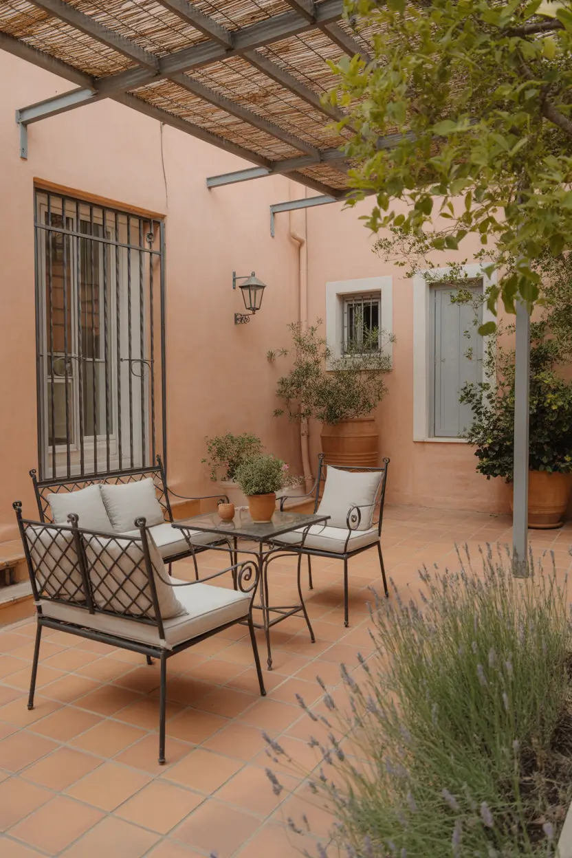 Small Courtyard Gardens 2026: Modern Design Ideas for Stylish Outdoor Spaces